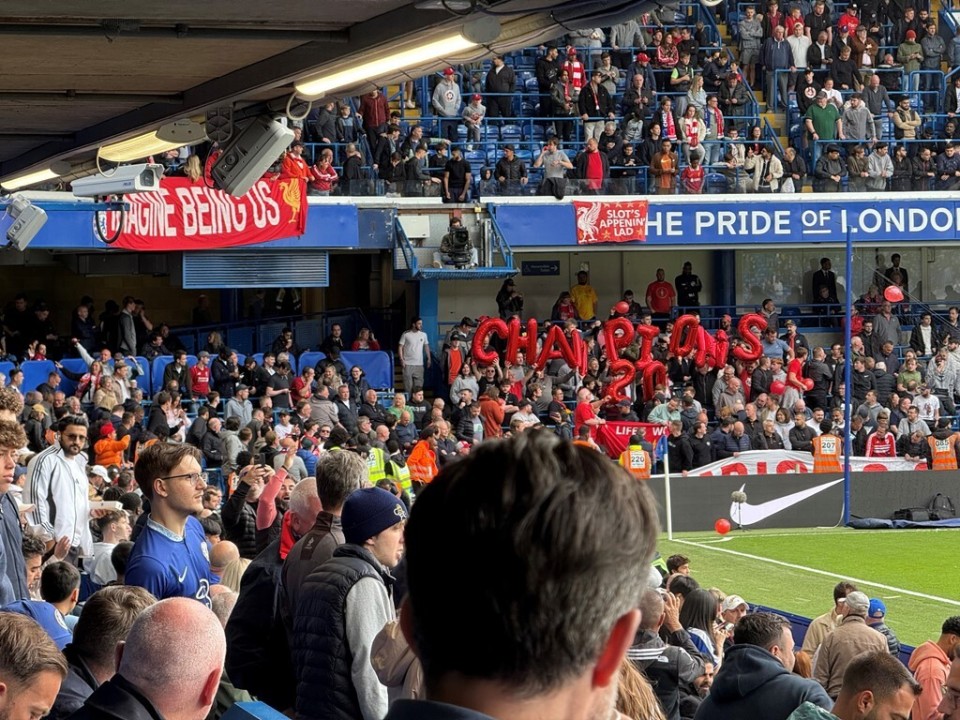 关于利物浦赛前列队欢迎热刺，尊重对手尽显风度！的信息